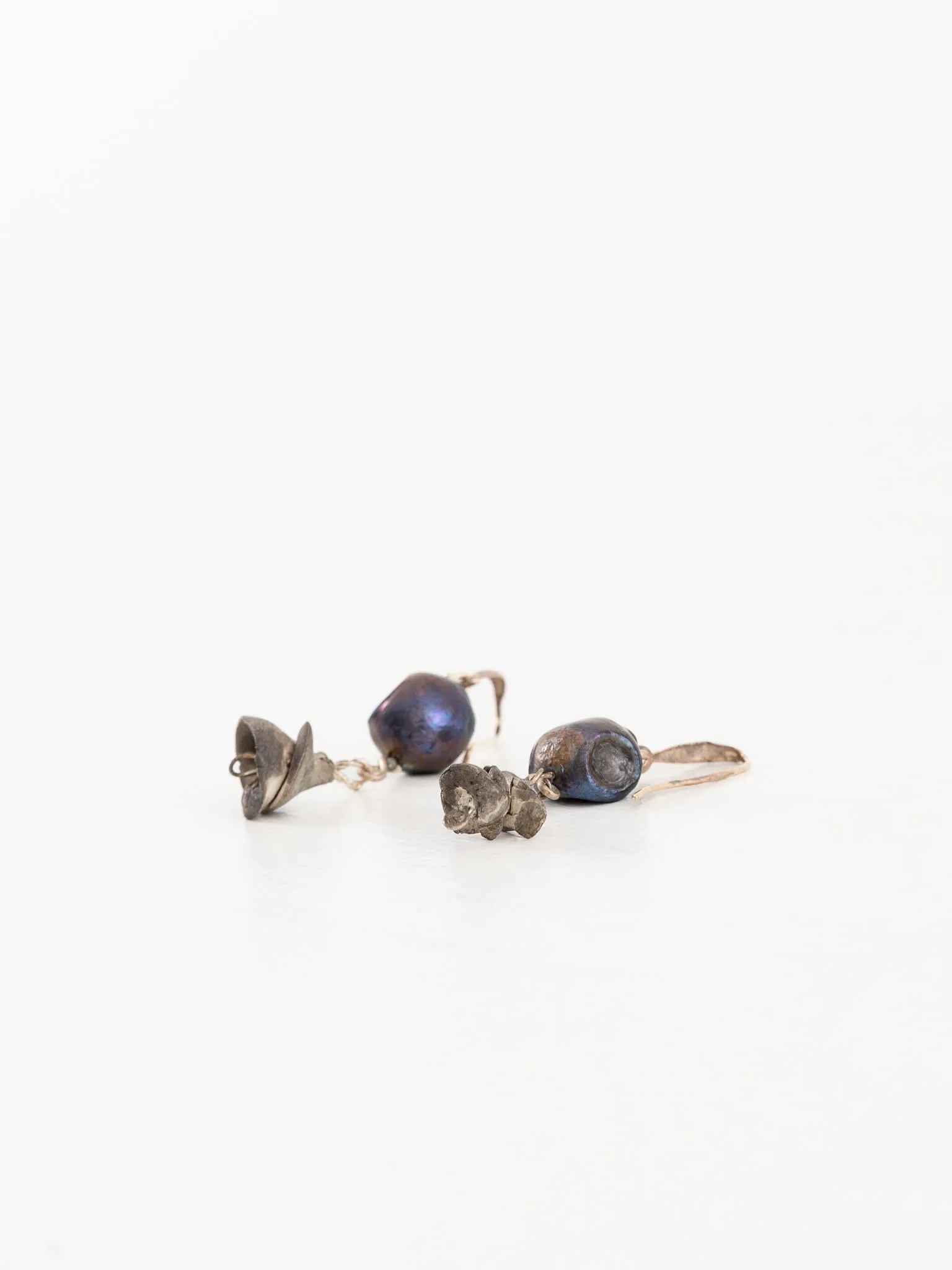 Atelier Inscrire Keshi Pearl with Rose Earrings