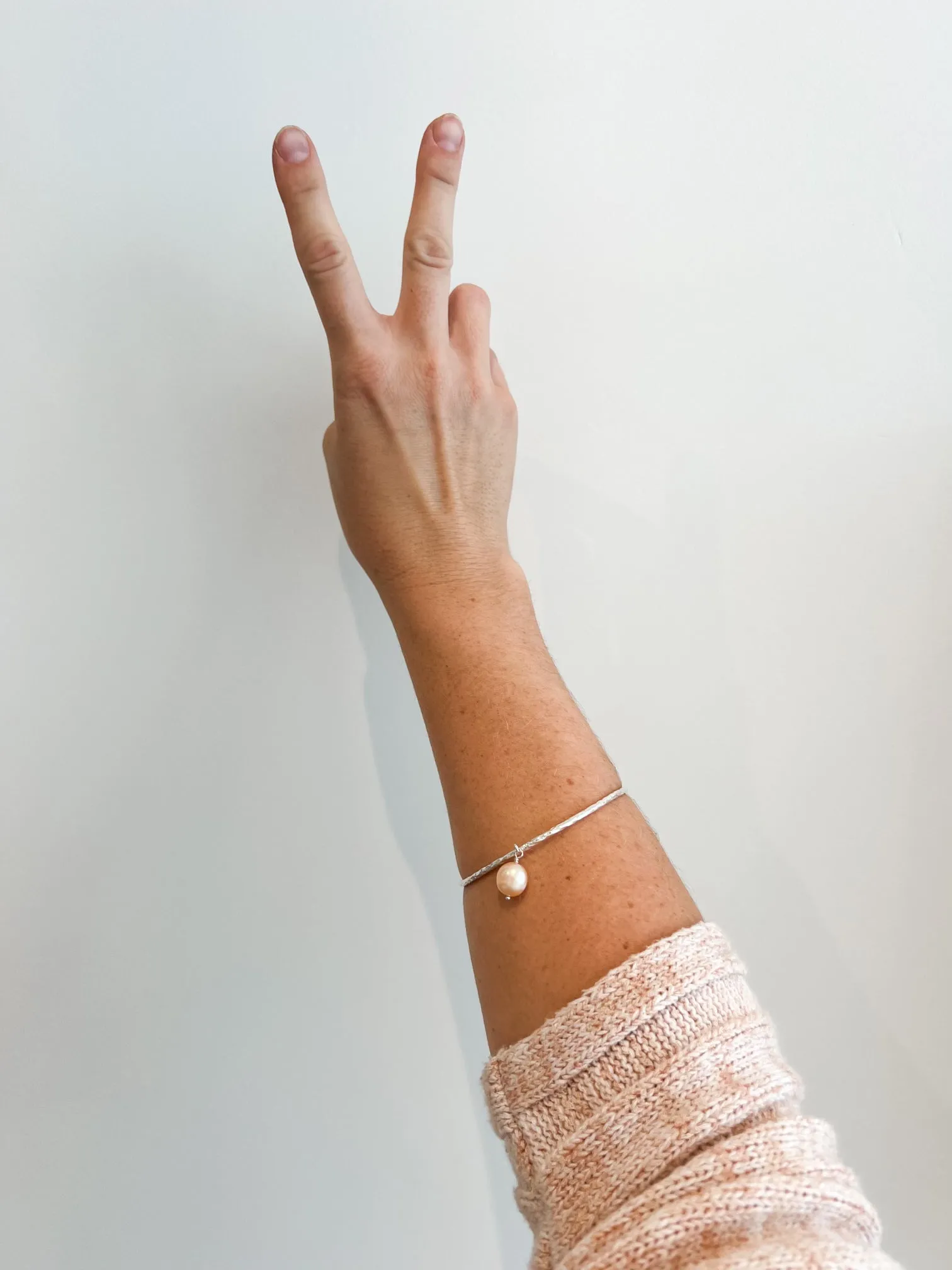Beautiful Sparkle Pearl Bangle
