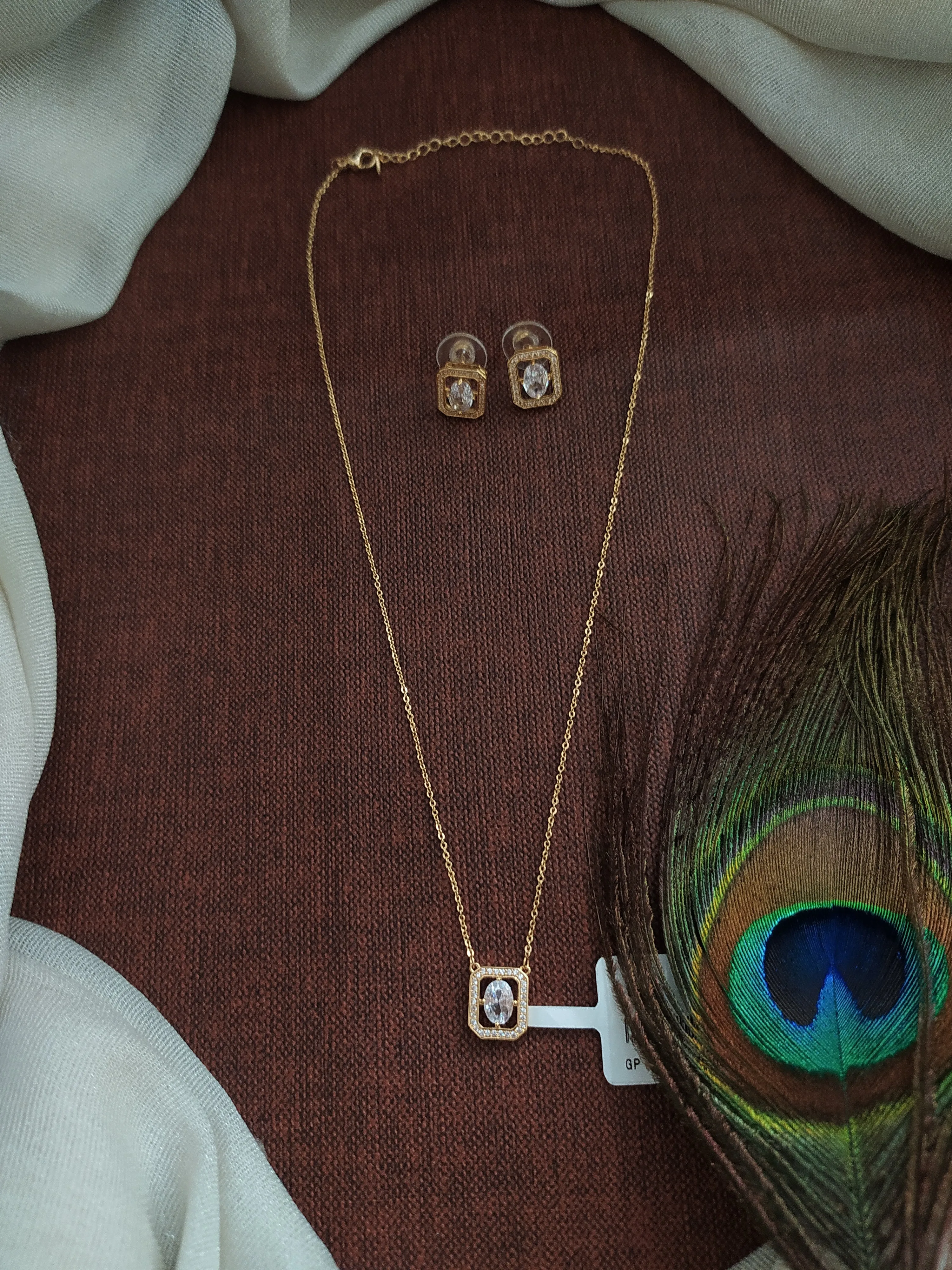 Diamond Eternity Stylish white square pendant set