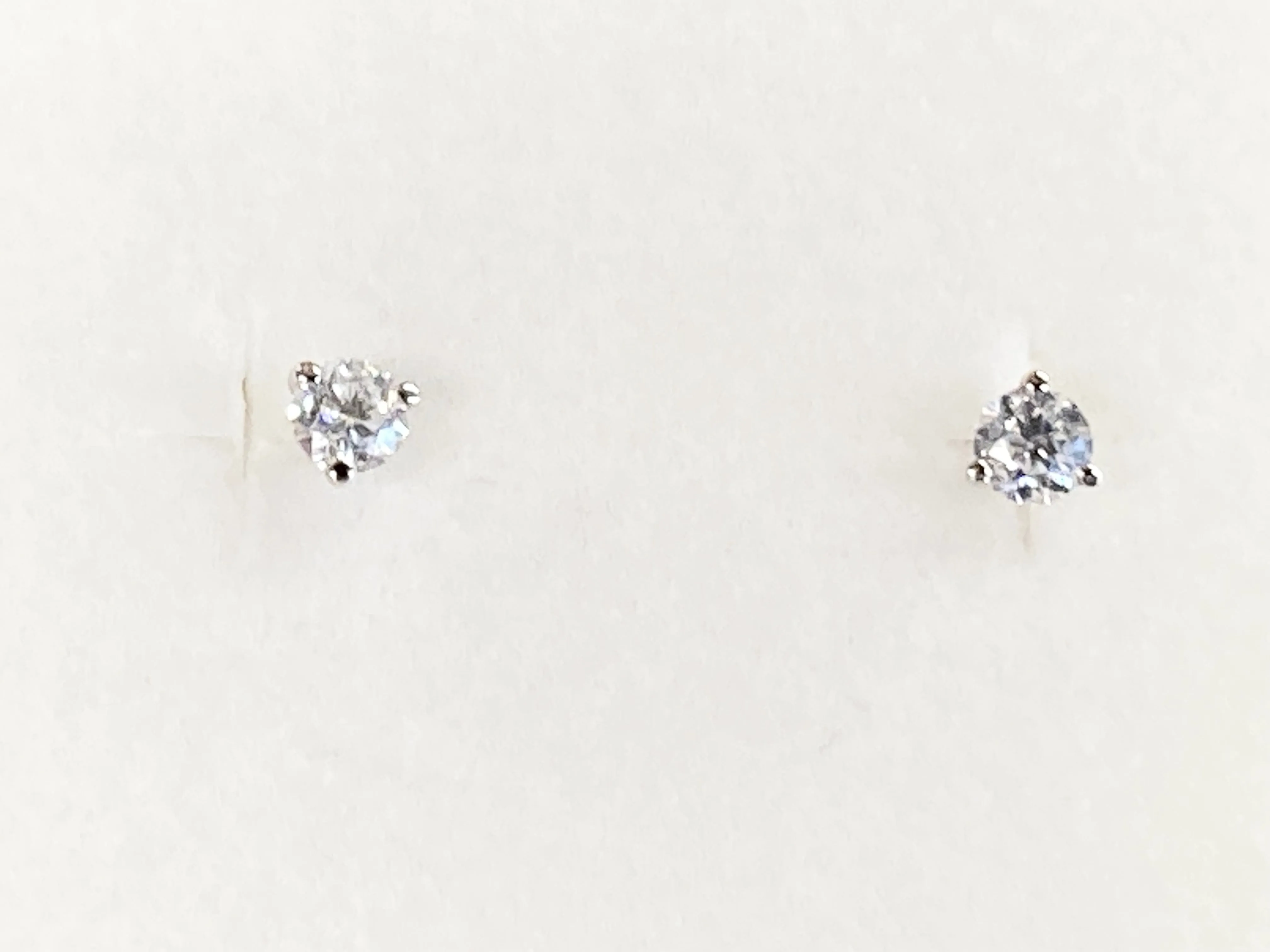Diamond Stud Earrings 0.75 Carats