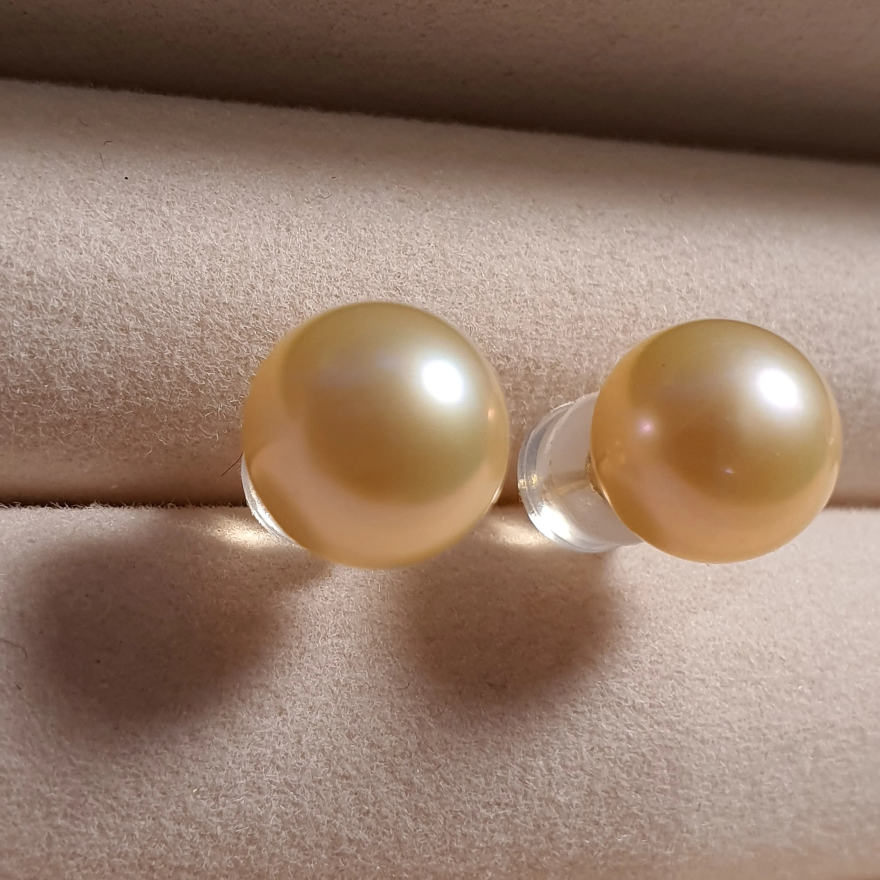 Freshwater Cultured Multi-colour Pearl Stud Earring, 18k Gold