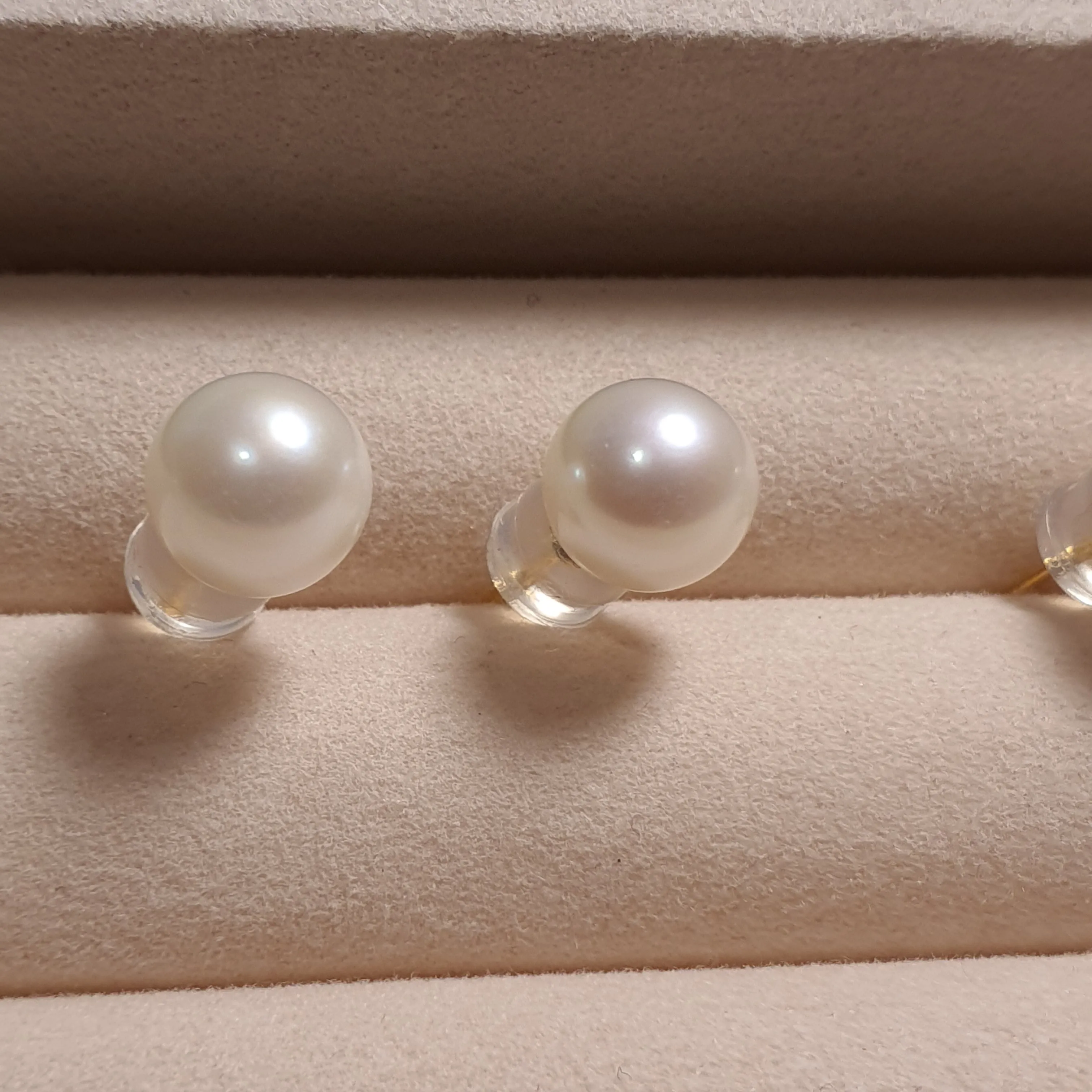 Freshwater Cultured Multi-colour Pearl Stud Earring, 18k Gold
