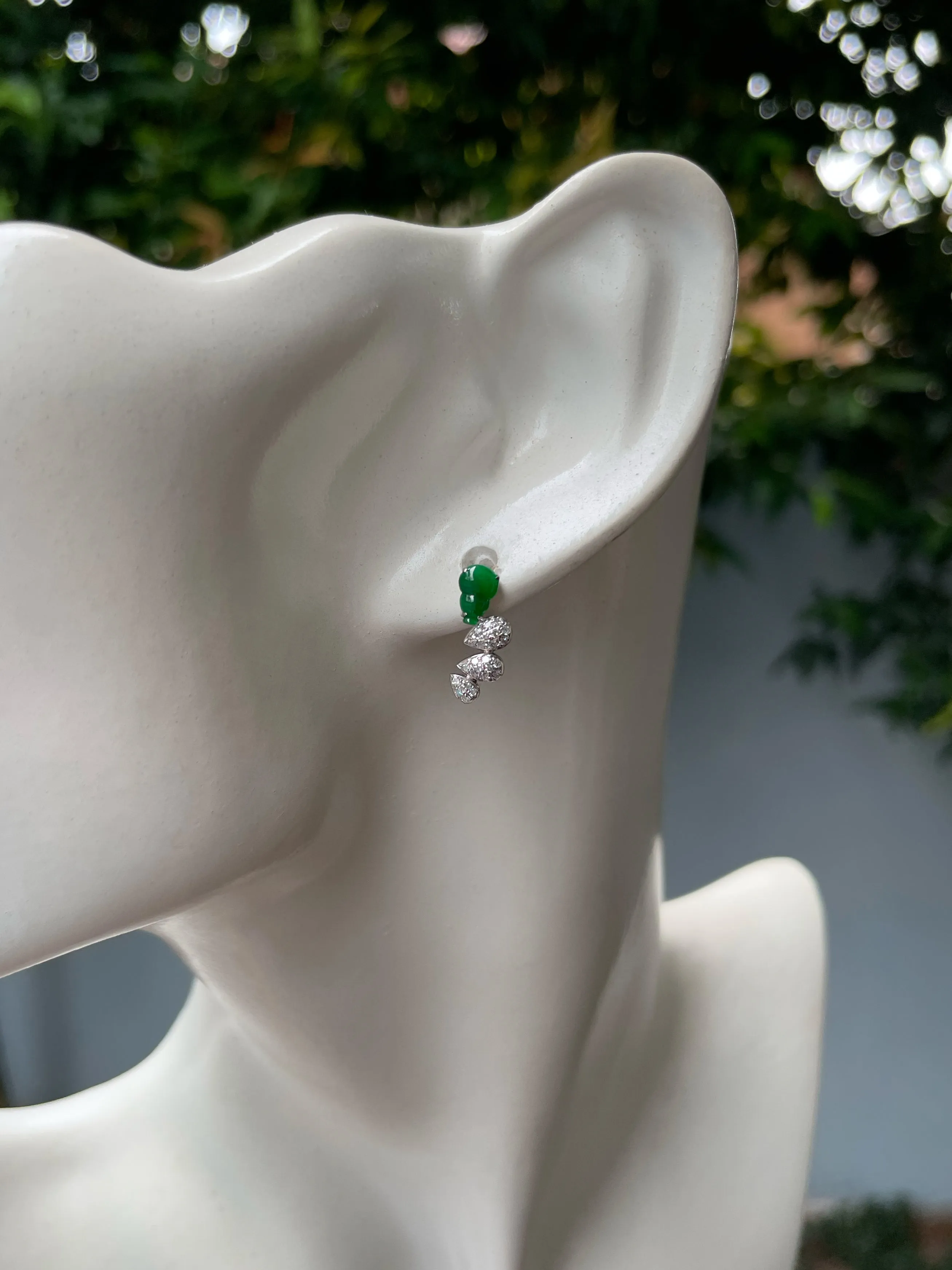 Green Jadeite Earrings - Hu Lu (NJE216)