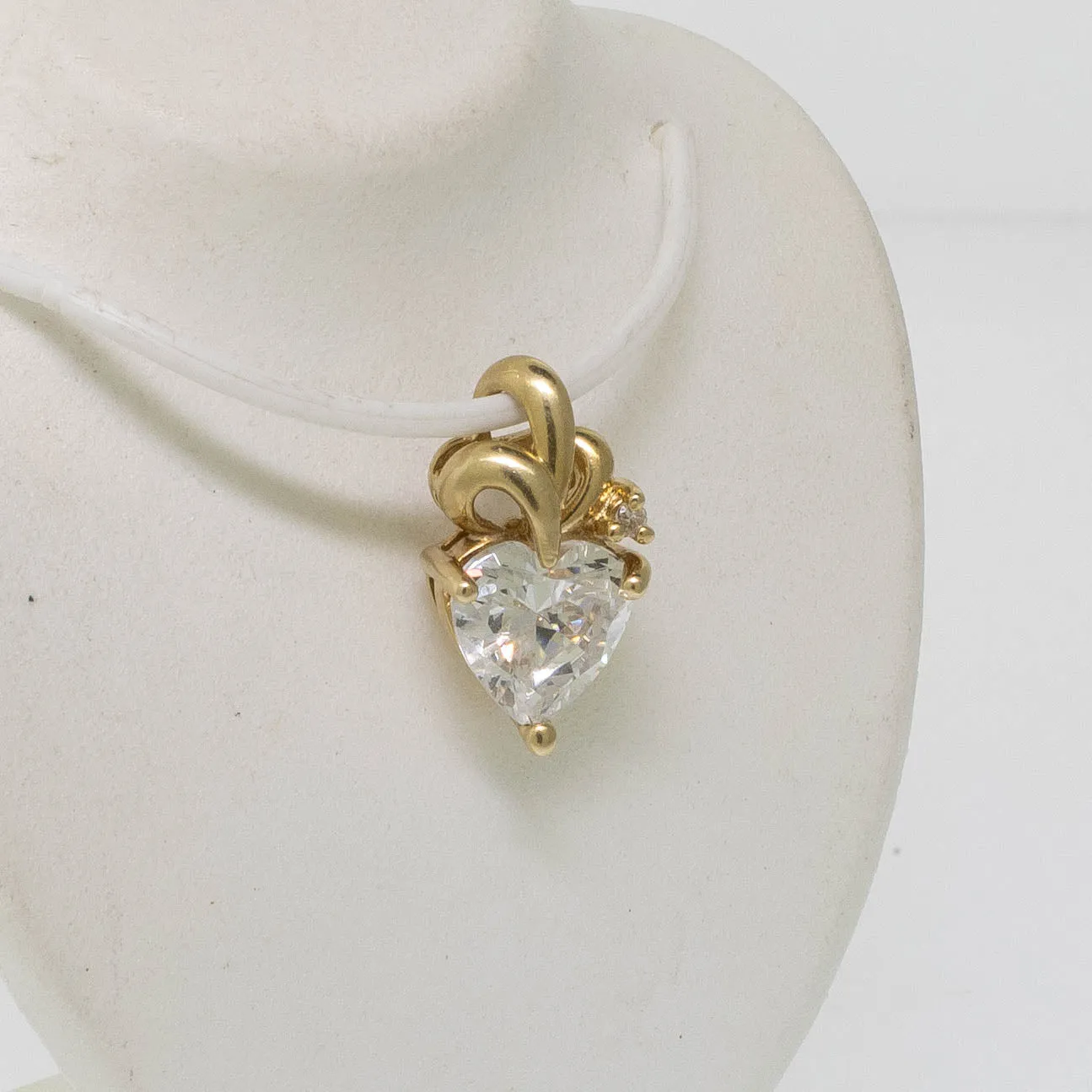 Preowned 14K Yellow Gold Heart-Shaped CZ Pendant with Accent CZ