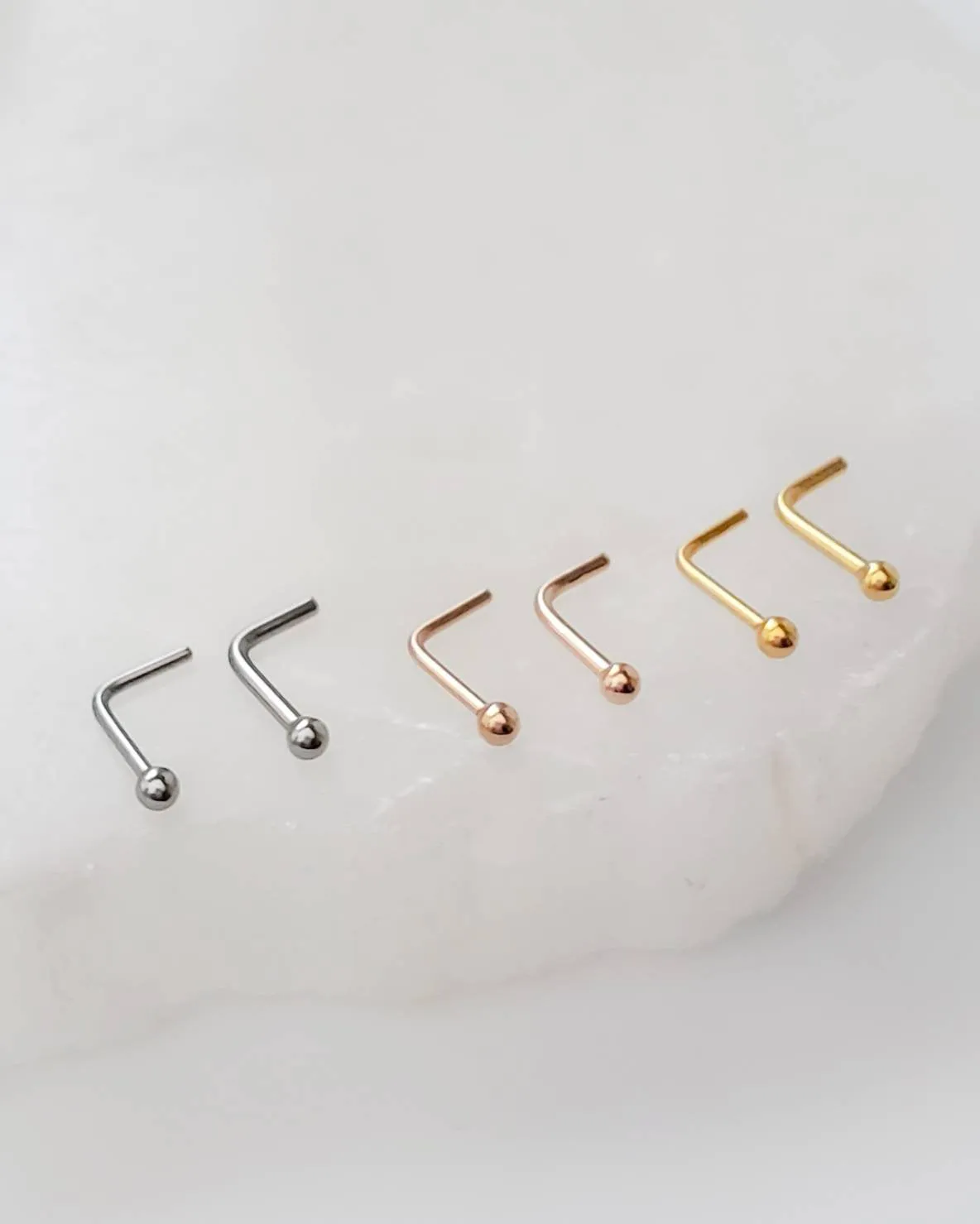 Tiny Sphere L-Bend Nose Stud