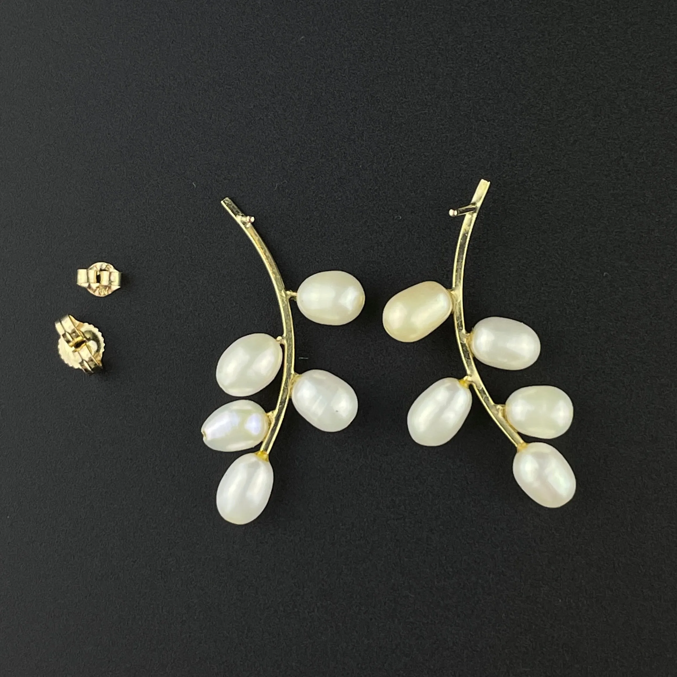 Vintage Pearl Leaf 14K Gold Bar Stud Earrings