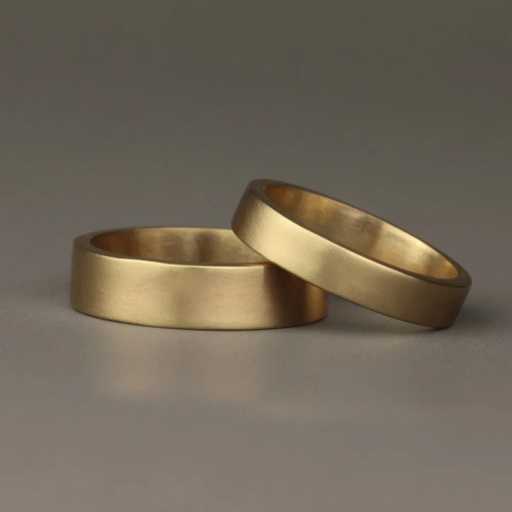 Woman's Wide Solid Gold Ring Band - 8mm
