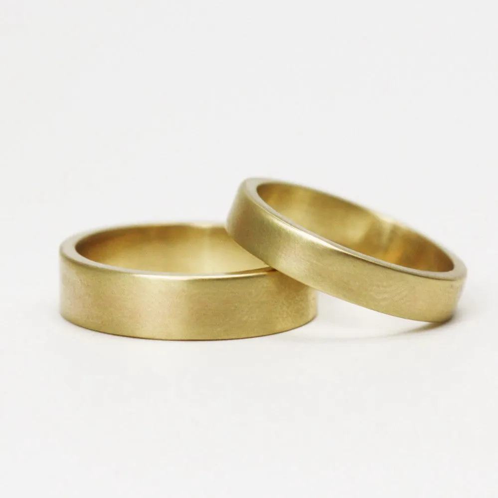 Woman's Wide Solid Gold Ring Band - 8mm